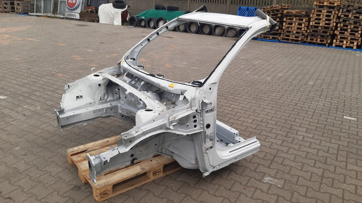 Volvo XC40 Quarto Anteriore Sinistro