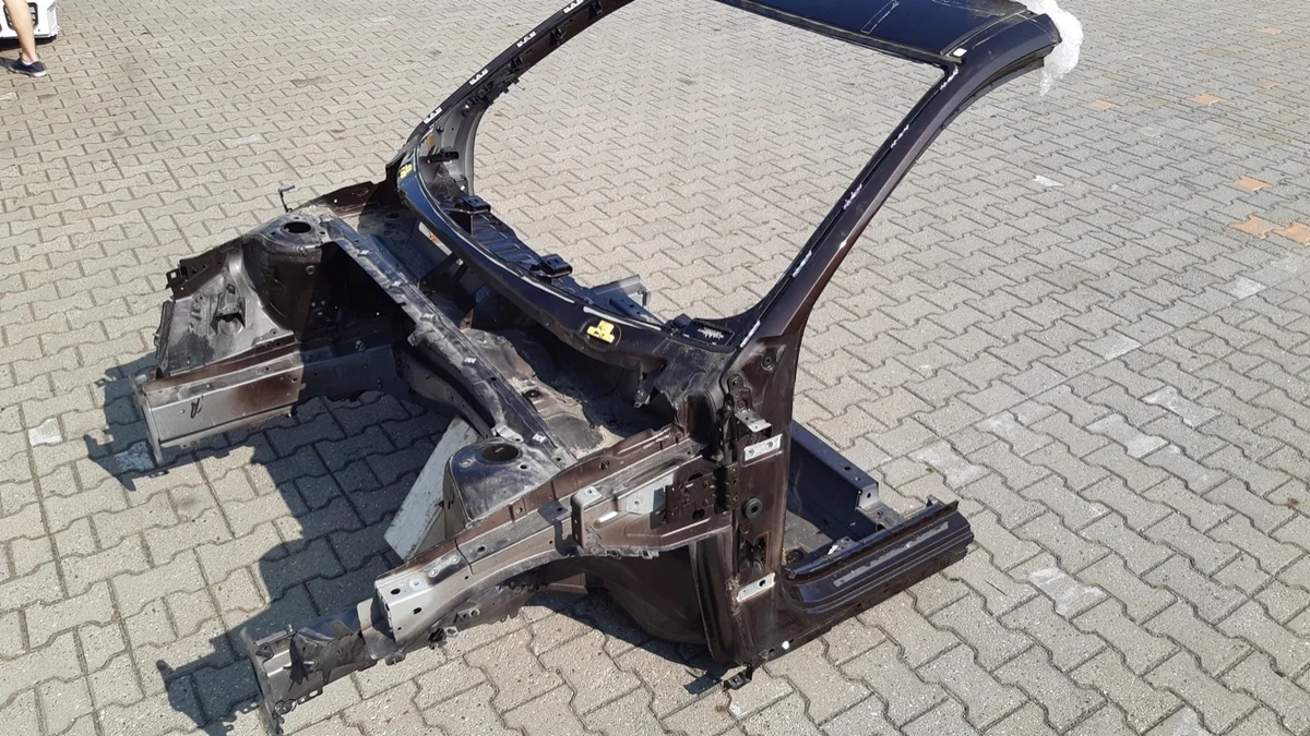 Volvo XC40 linker voorzijde kwartier
