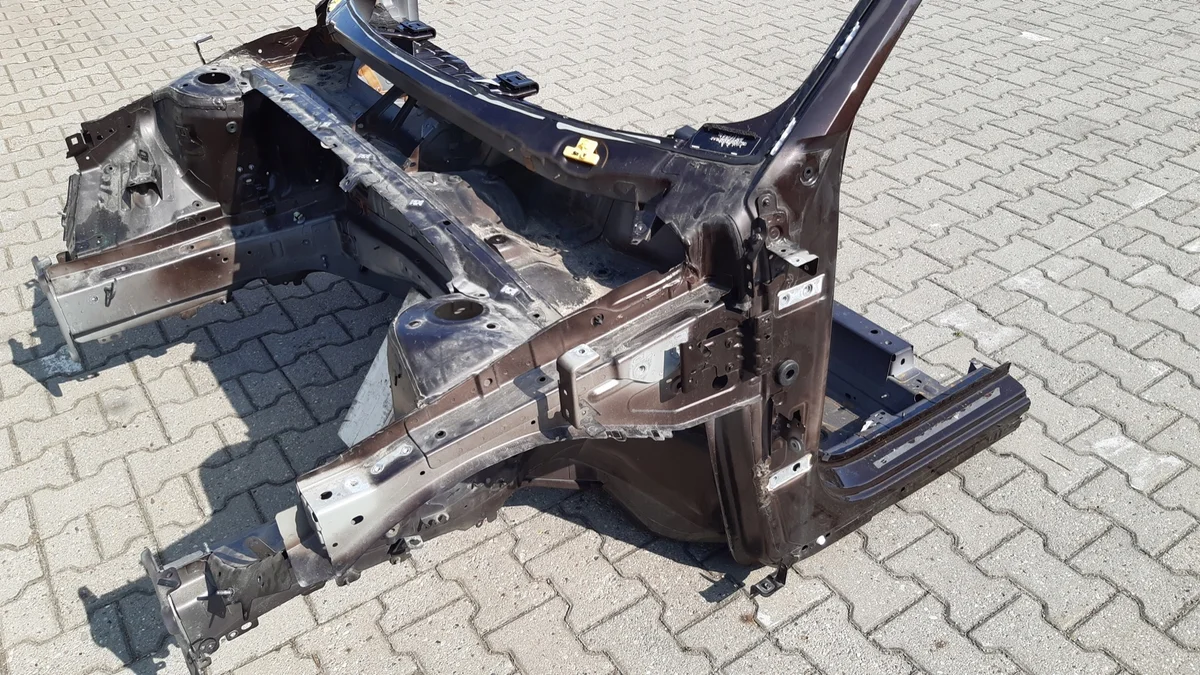 Volvo XC40 Vorderachse links image 5
