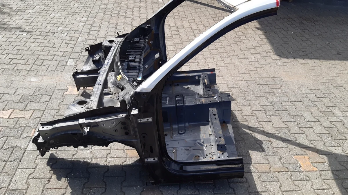 Volvo XC40 Quarto Anteriore Sinistro image 2