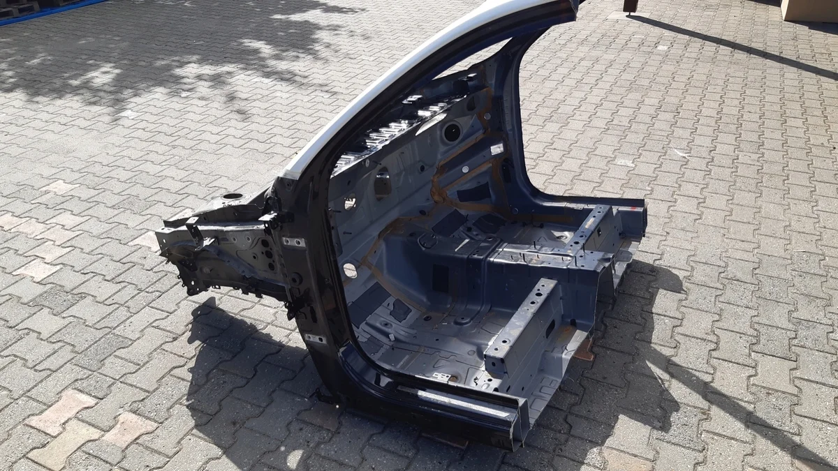 Volvo XC40 Quarto Anteriore Sinistro image 3