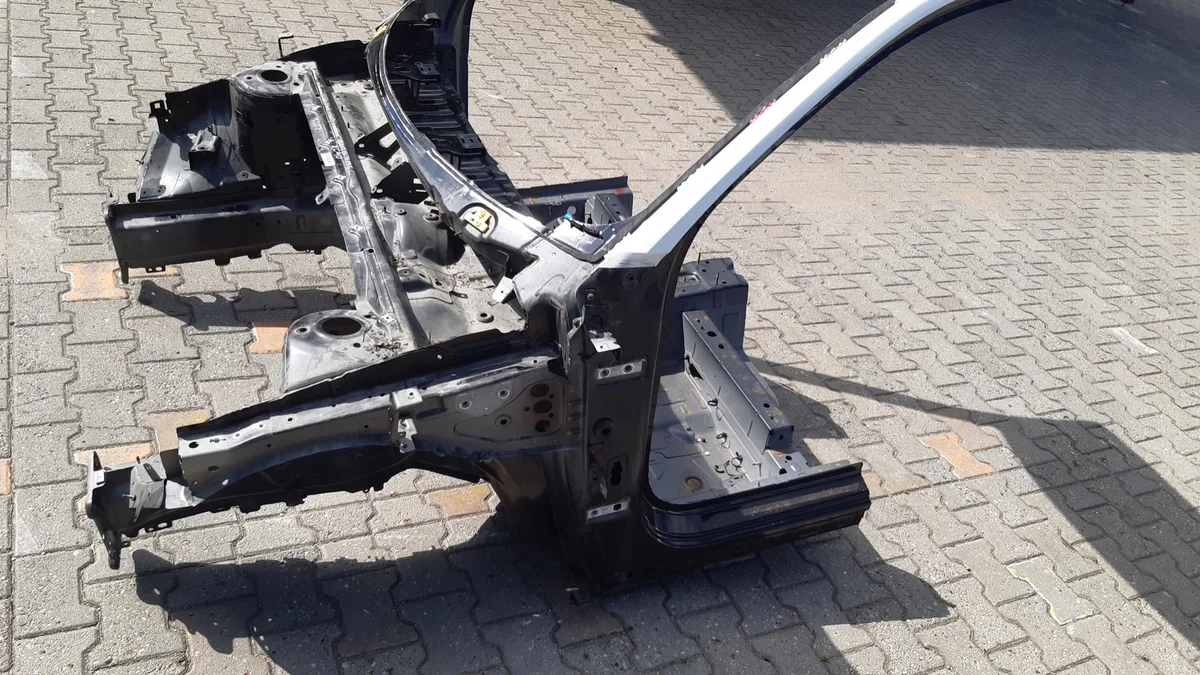 Volvo XC40 Quarto Anteriore Sinistro image 4