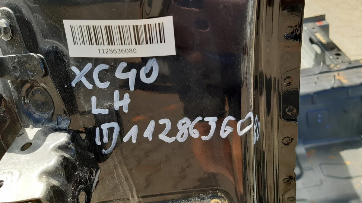 Volvo XC40 Quarto Anteriore Sinistro image 7