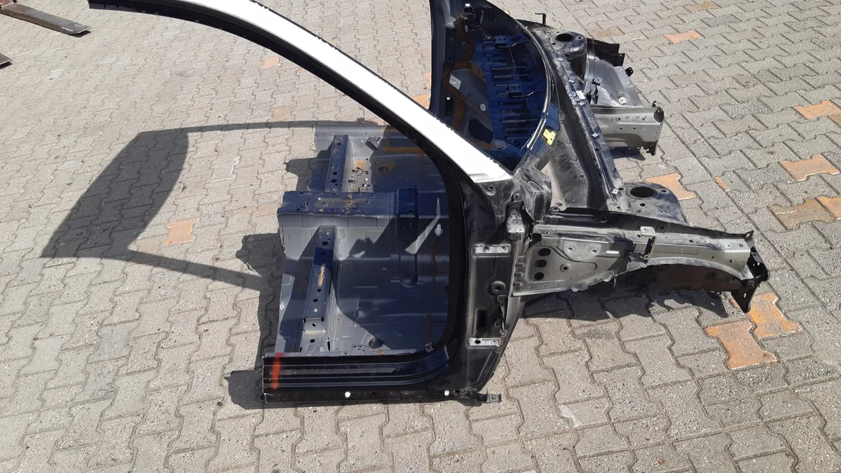 Volvo XC40 Vorderkotflügel rechts image 3