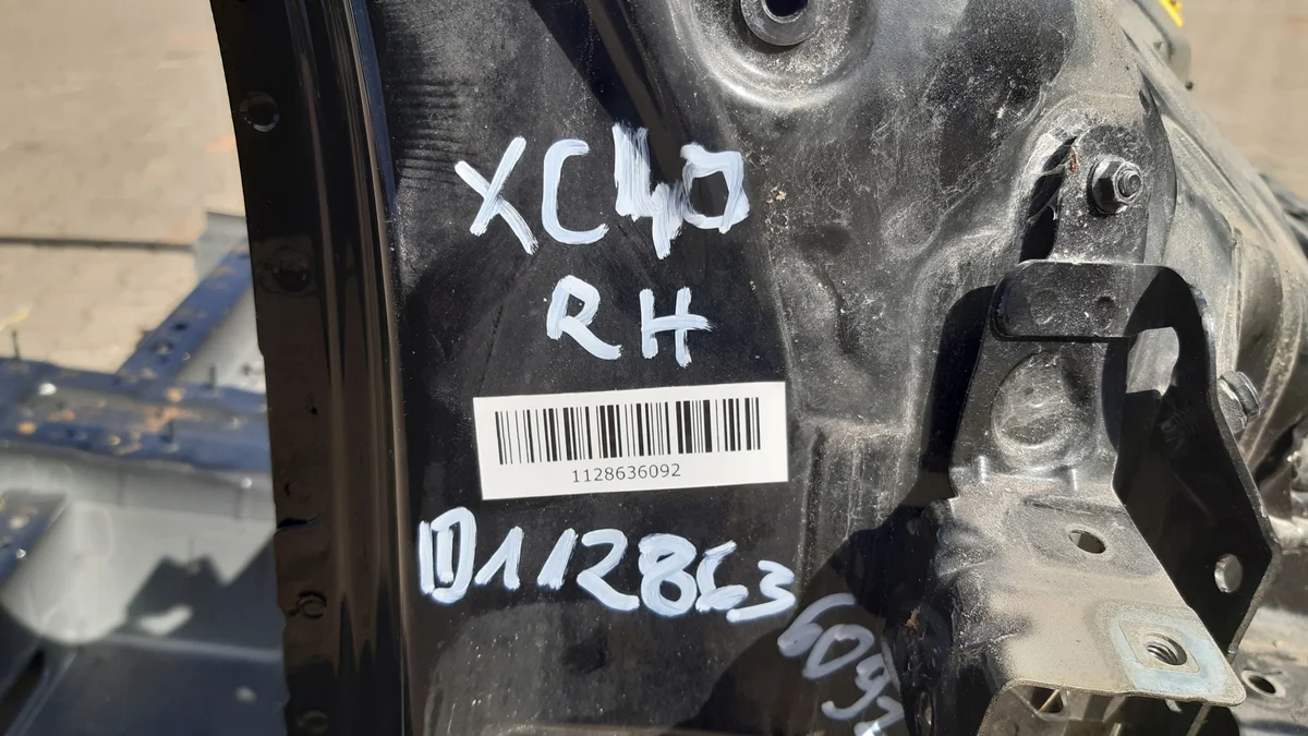 Volvo XC40 Vorderkotflügel rechts image 6