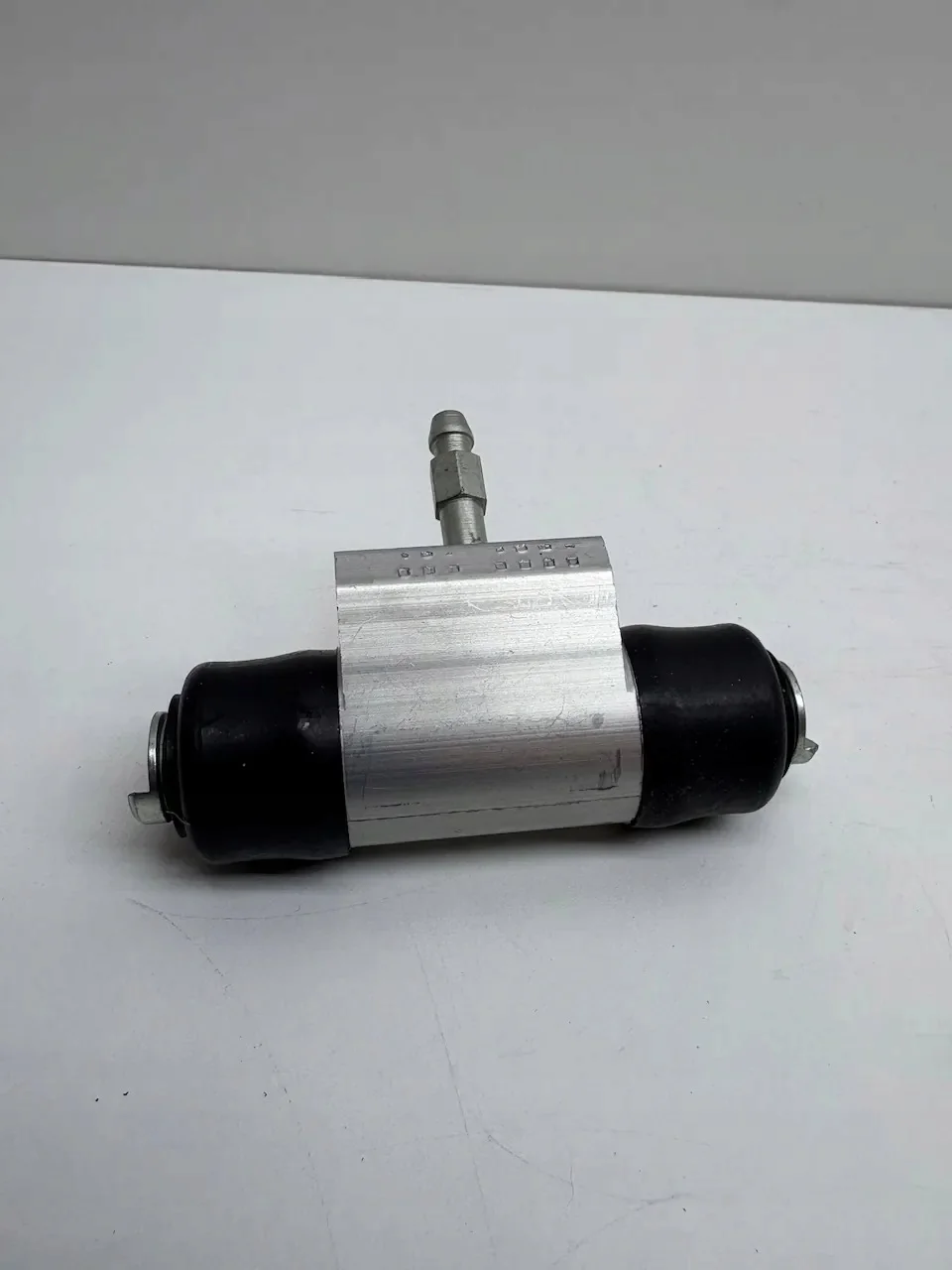 Volkswagen 6N0611053 Bromscylinder Begagnad