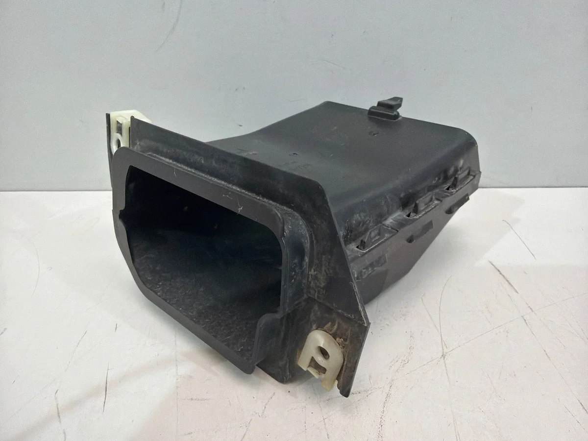 BMW 7 G70 Luftintag Broms 9464036
