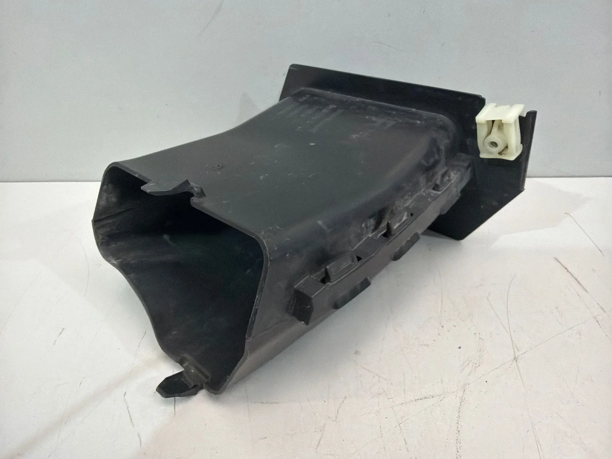BMW 7 G70 Luftintag Broms 9464036 image 3