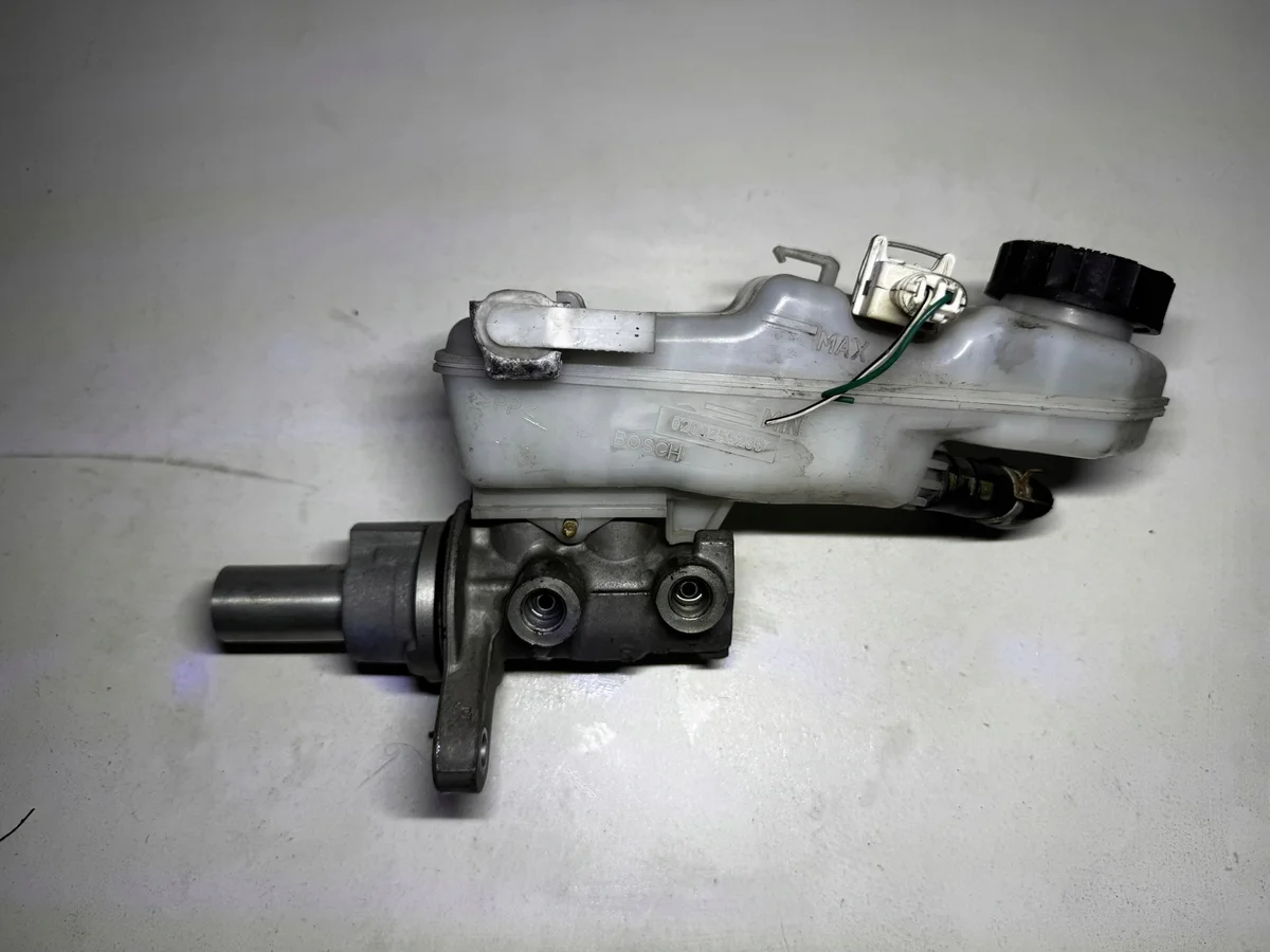 Cilindro de Freio Toyota Avensis 0204Y24692