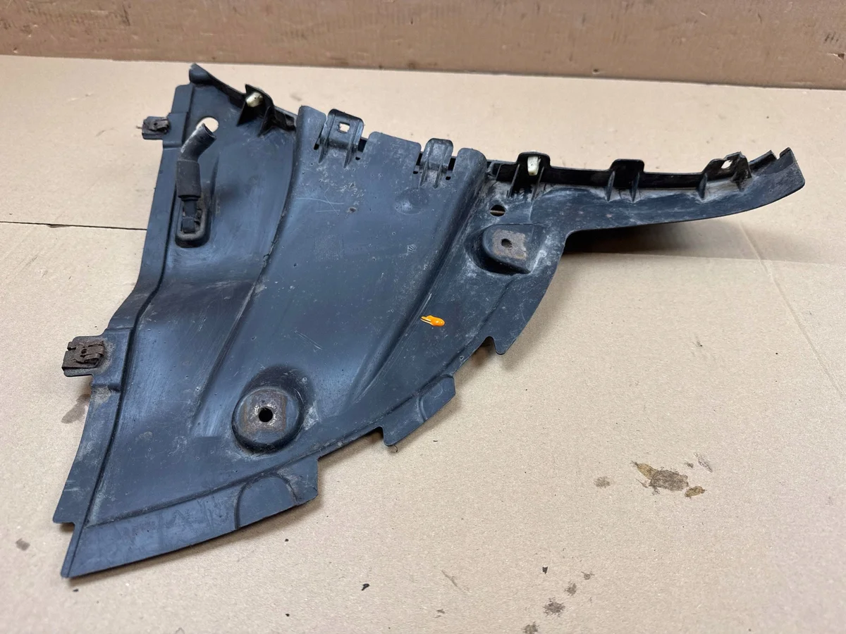 Porsche Macan 95B Support Garde-boue 95B825101 image 7
