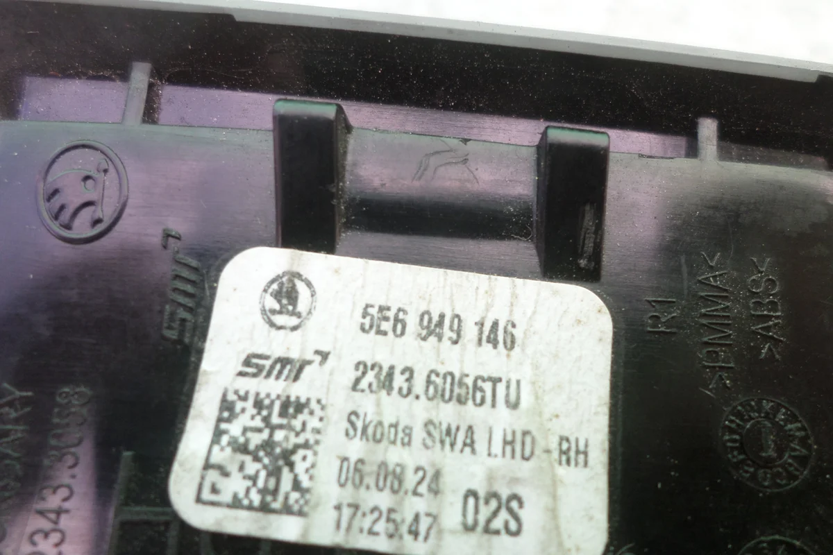 Luz Sinalizadora Skoda Octavia IV Direita 5E6949146 image 3