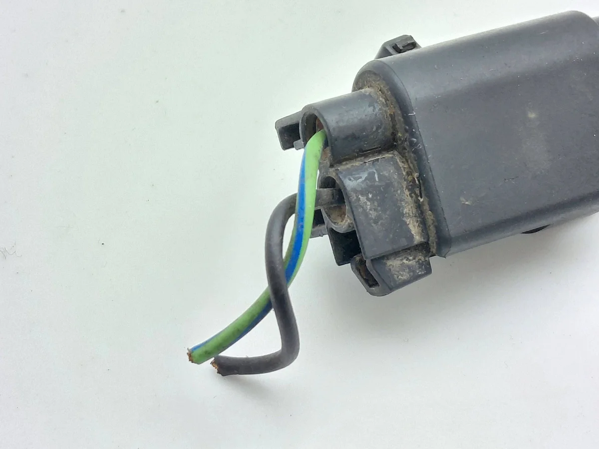 Ford Mondeo MK III Outside Temp Sensor DRC125837 image 4