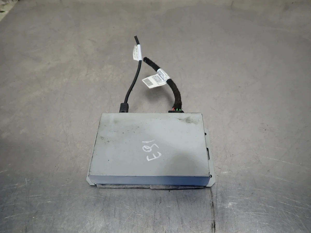 iPod/iPhone-liitäntämoduuli BMW E91 65410411033
