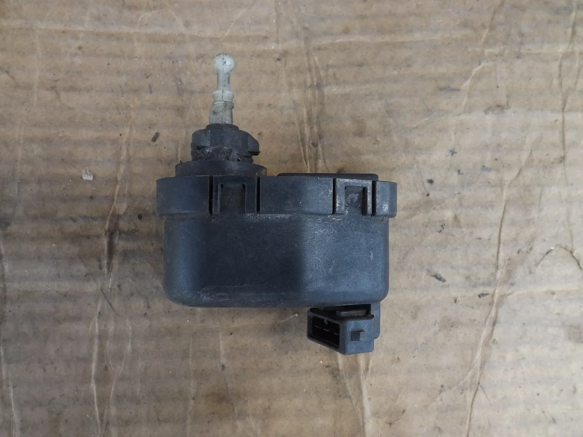 VW Golf III Motor Nivelador Faróis BOSCH