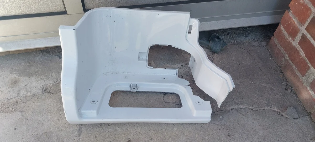 Escalón Ford F-Max JC46L101K85JC46E20040