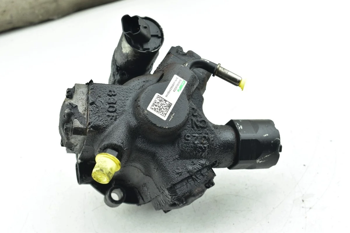 Einspritzpumpe Volvo S40 II V50 C30 2.0D