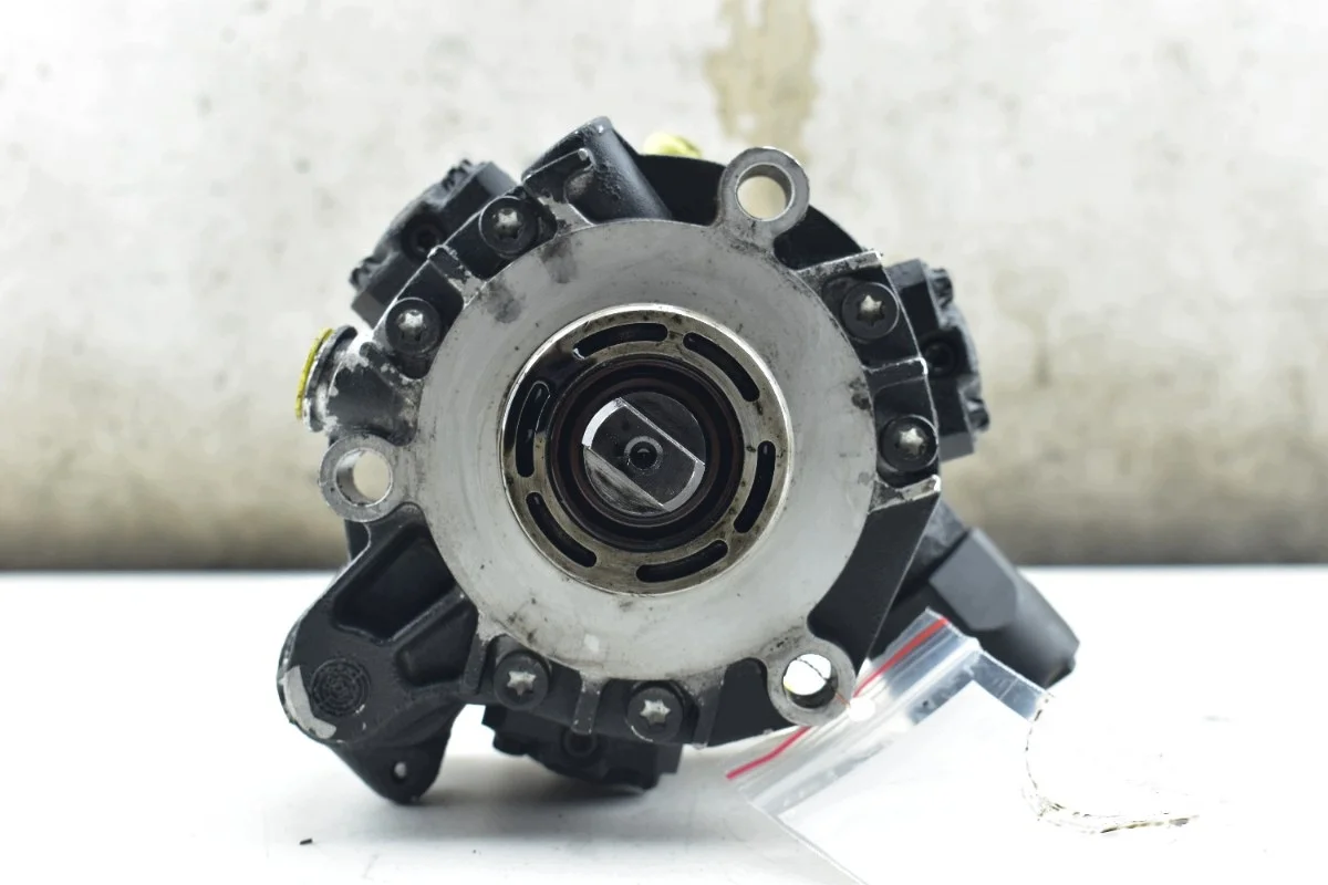 Einspritzpumpe Volvo S40 II V50 C30 2.0D image 7