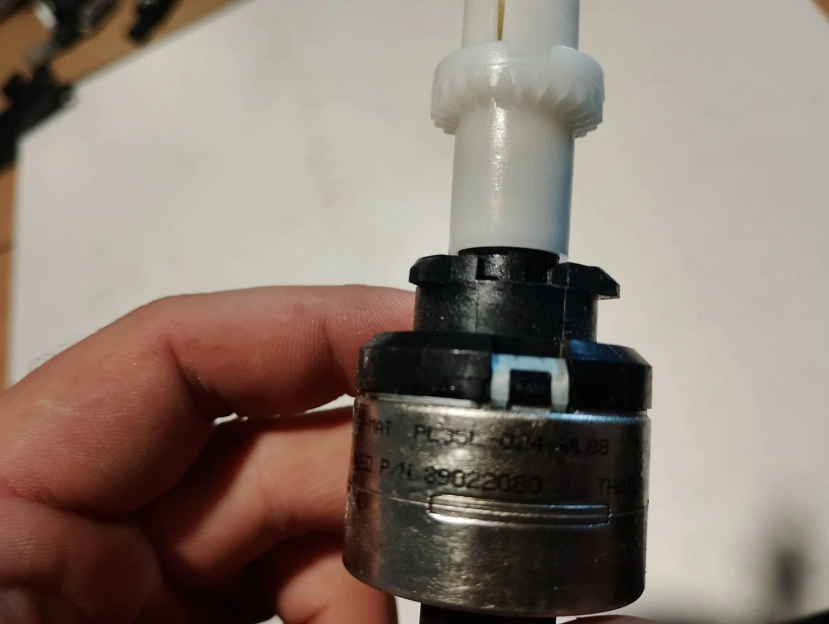 Maserati Koplampregeling Motor 89022080 image 6
