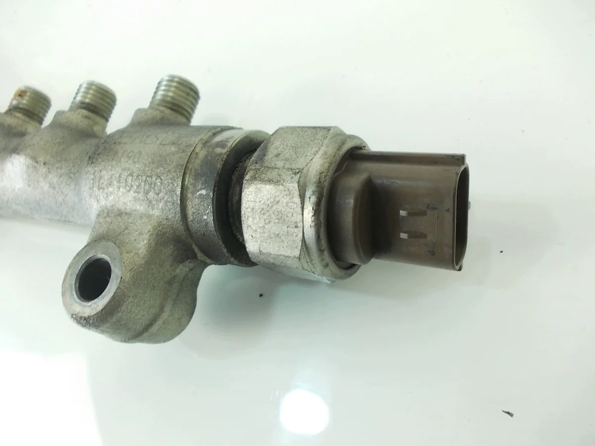 Subaru Impreza 2.0 Diesel GH 3 III - rampe injection image 4