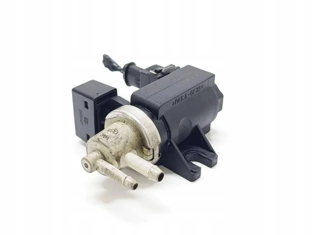 Volvo V70 II 2.4D 30637251 klep image 3