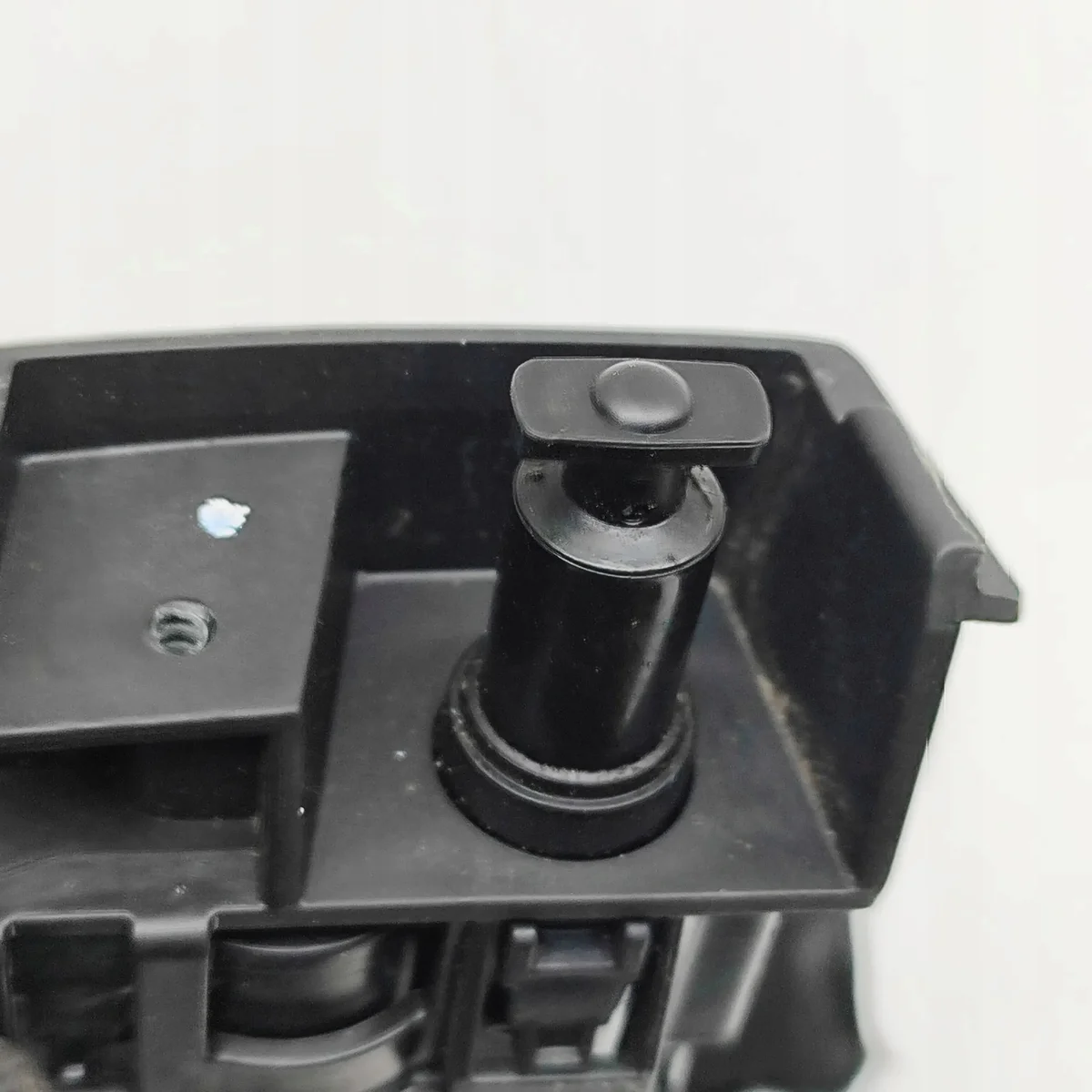 Smart Fuel Cap Lock OEM 8891213306 image 7