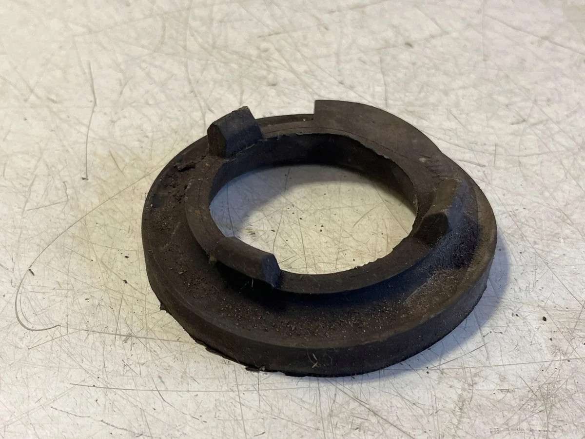 Toyota Soporte Goma Resorte 48257-0D010