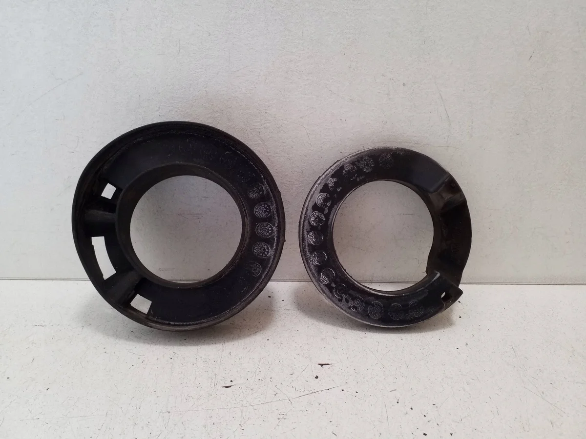 PORSCHE CAYENNE 92A GOMME SUSPENSION ARRIÈRE 7P0411189A