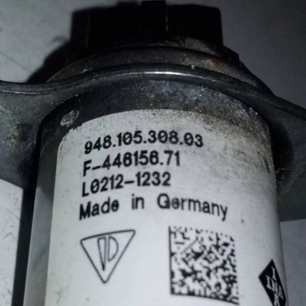 Porsche Macan Variable Valve Timing Solenoid image 4
