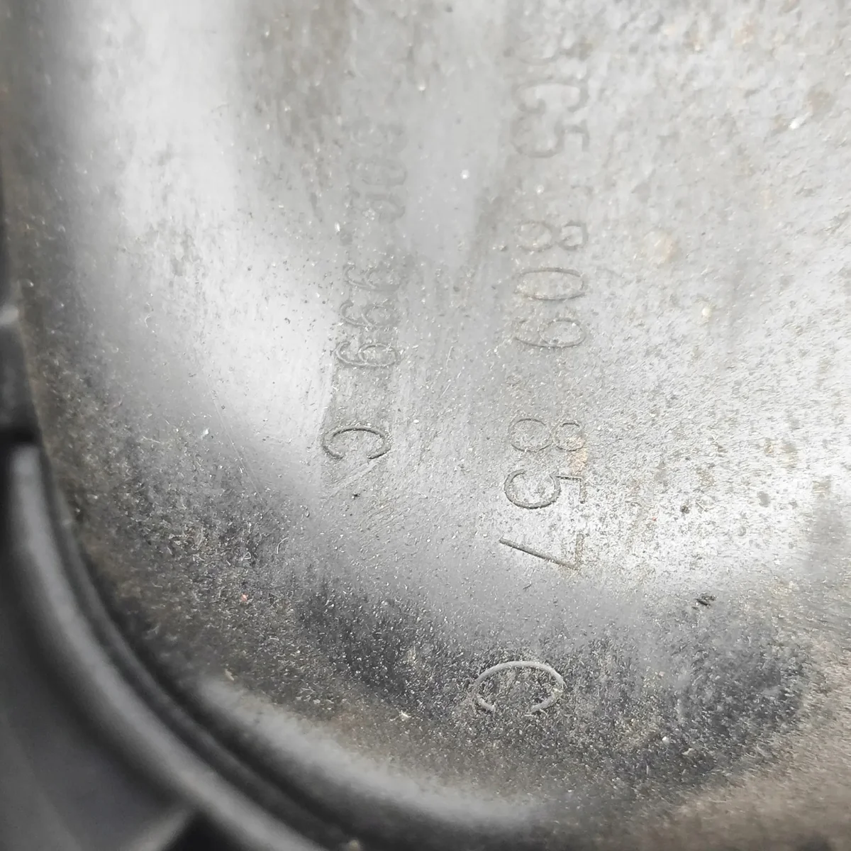 Polttoainetankin luukku VW Passat B8 image 7