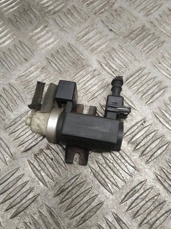 Válvula Solenoide Opel Astra H 1.7 CDTI Usada