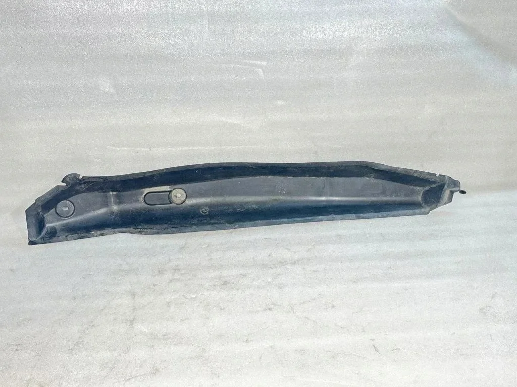 Mercedes-Benz CLA C117 stänkskyddslutning