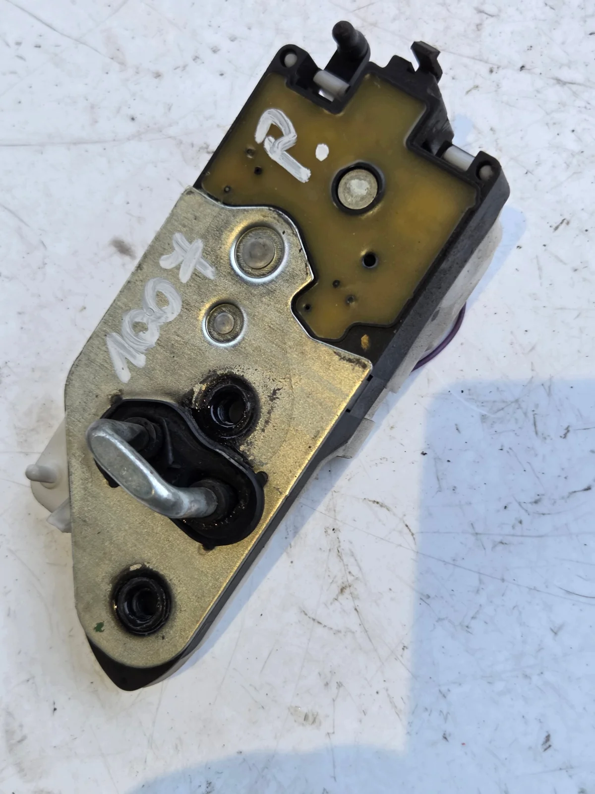 Peugeot 1007 Front Right Door Latch