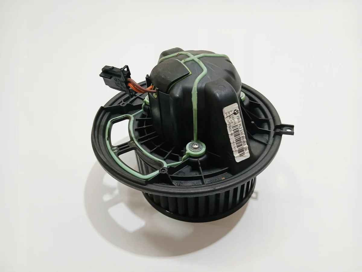 BMW X1 E84 Fläktmotor 6933663