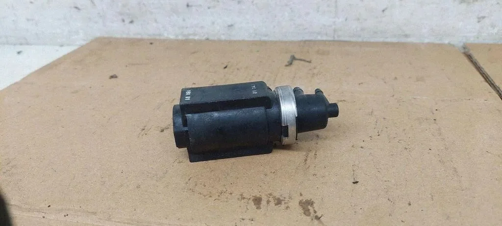 Elektroventil Audi A6 4B2 C5 2.5 TDI image 4