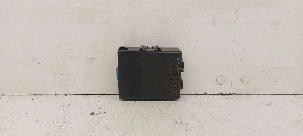 Volvo S70 V70 V70 XC 2000 Immobilizer Module image 3