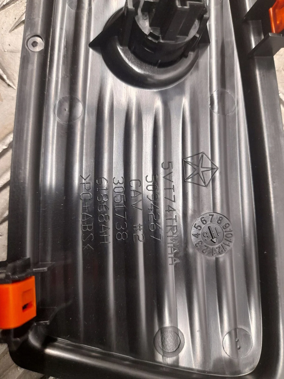 Chrysler Pacifica 2018 Sensor Sol 3051738 image 3