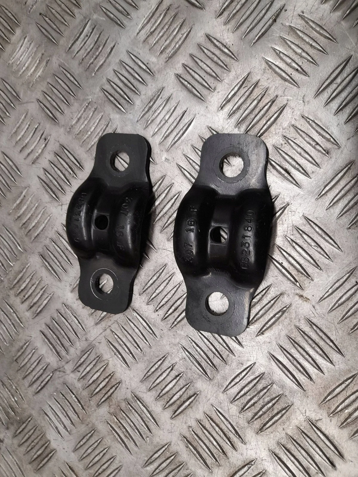 Chrysler Pacifica 68231840 Supporto Barra Stabilizzatrice