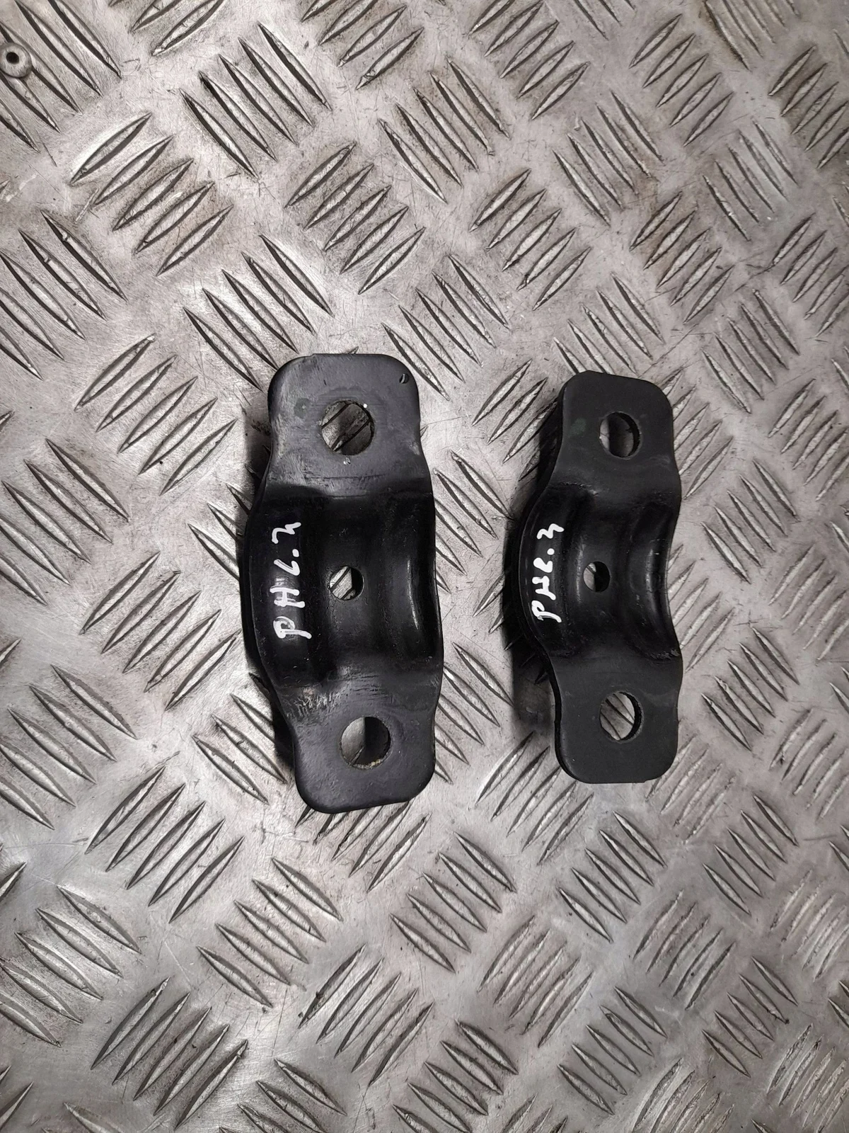 Chrysler Pacifica Stabilisatorhalter vorne 68231840 image 5