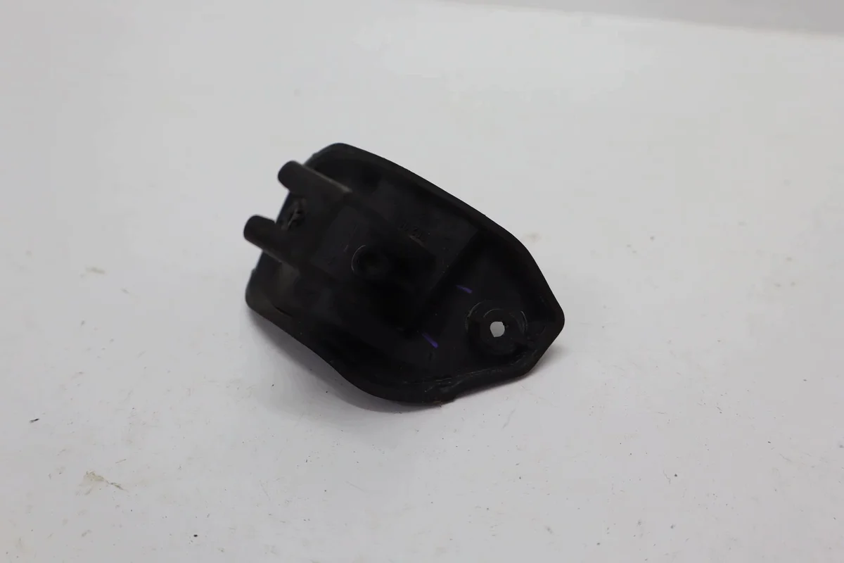 Opel Corsa D polttoaineluukun salpa image 3