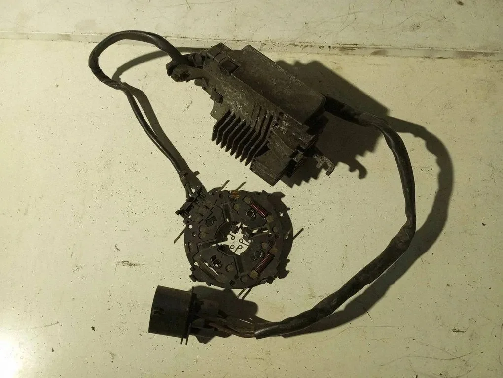 Audi 8E0959501T Contrôleur Ventilateur image 3