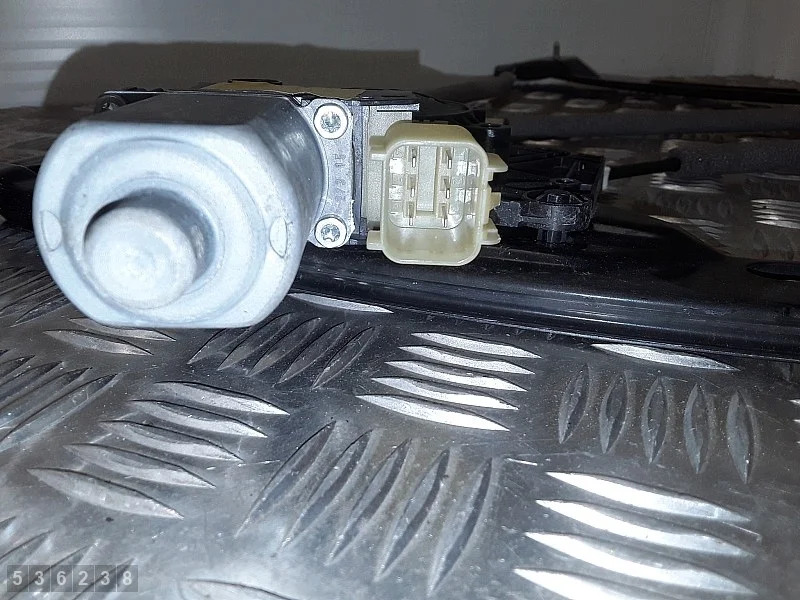 2016 Ford Mondeo Mk V Fönsterregulator 2055759 image 6
