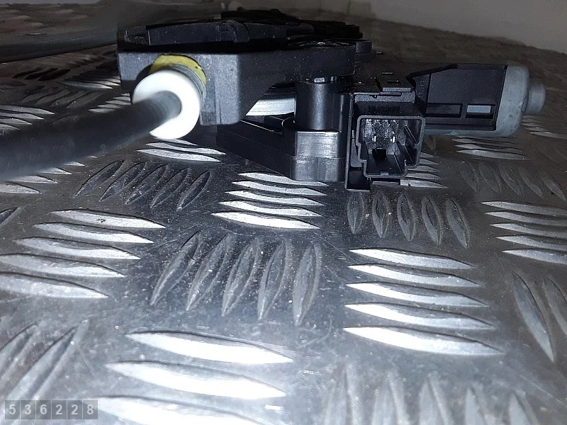 2009 Volvo XC60 Fönsterregulator 964289101 image 3