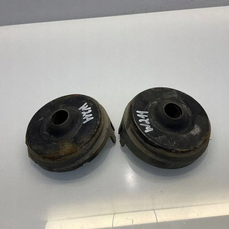 Mercedes-Benz E W211 Veer Rubber Achter A2113250184