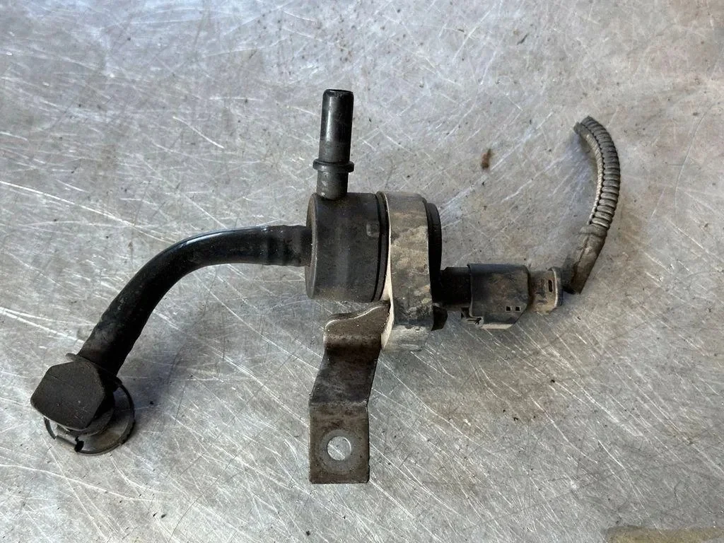 Vanne électromagnétique Peugeot 3008 V754196180