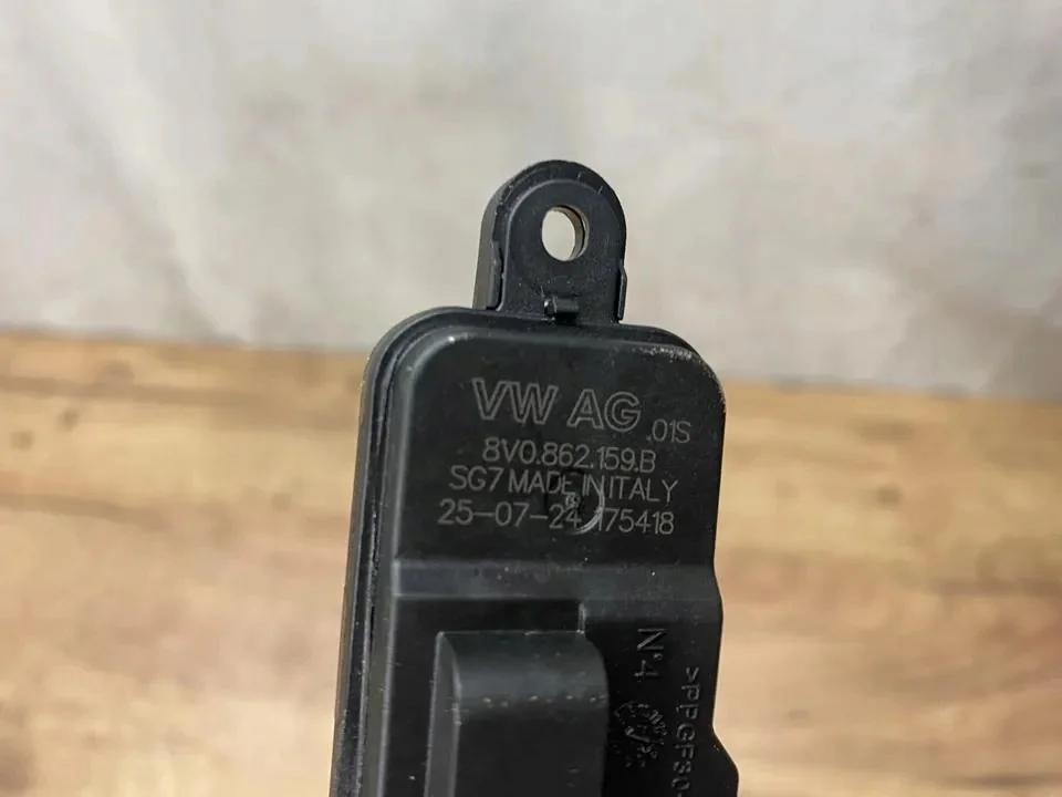 Skoda Karoq 8V0862159B actionneur trappe carburant image 5