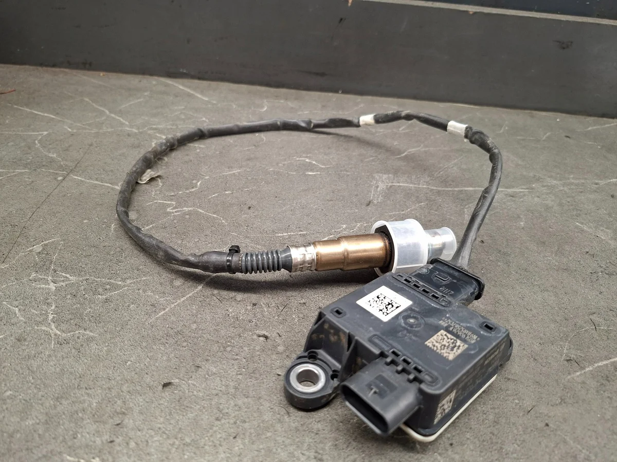 Audi Q3 2.0 TDI NOx-Sensor 05L906261F