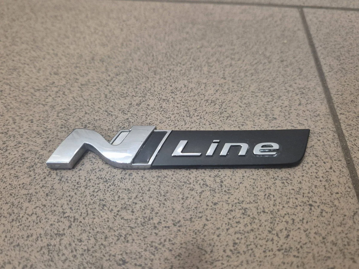 Emblema Hyundai i30 Fastback N-Line Usado