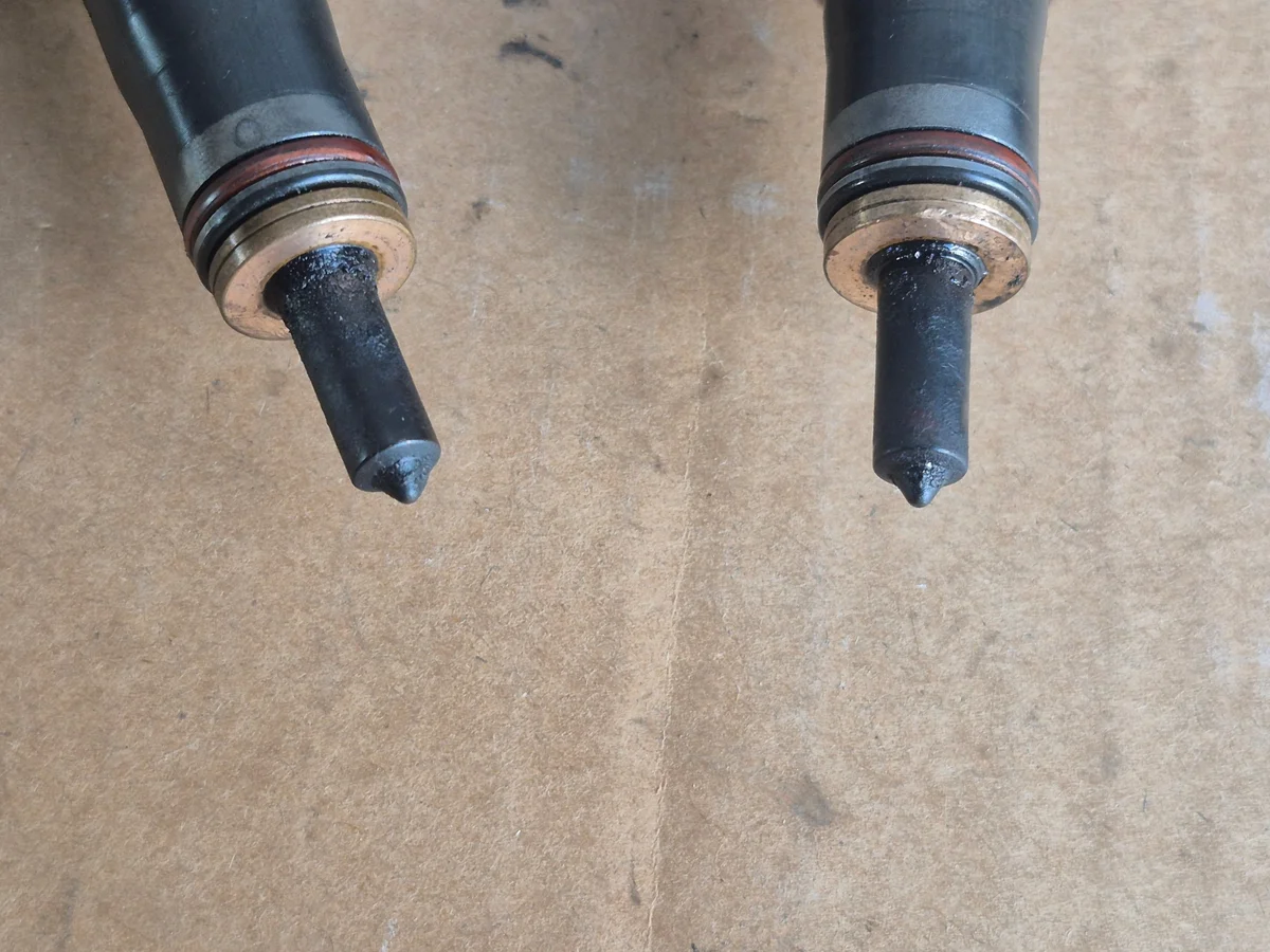 Injecteur Audi A4 B6 1.9 TDI 130CV 038130073BA image 4