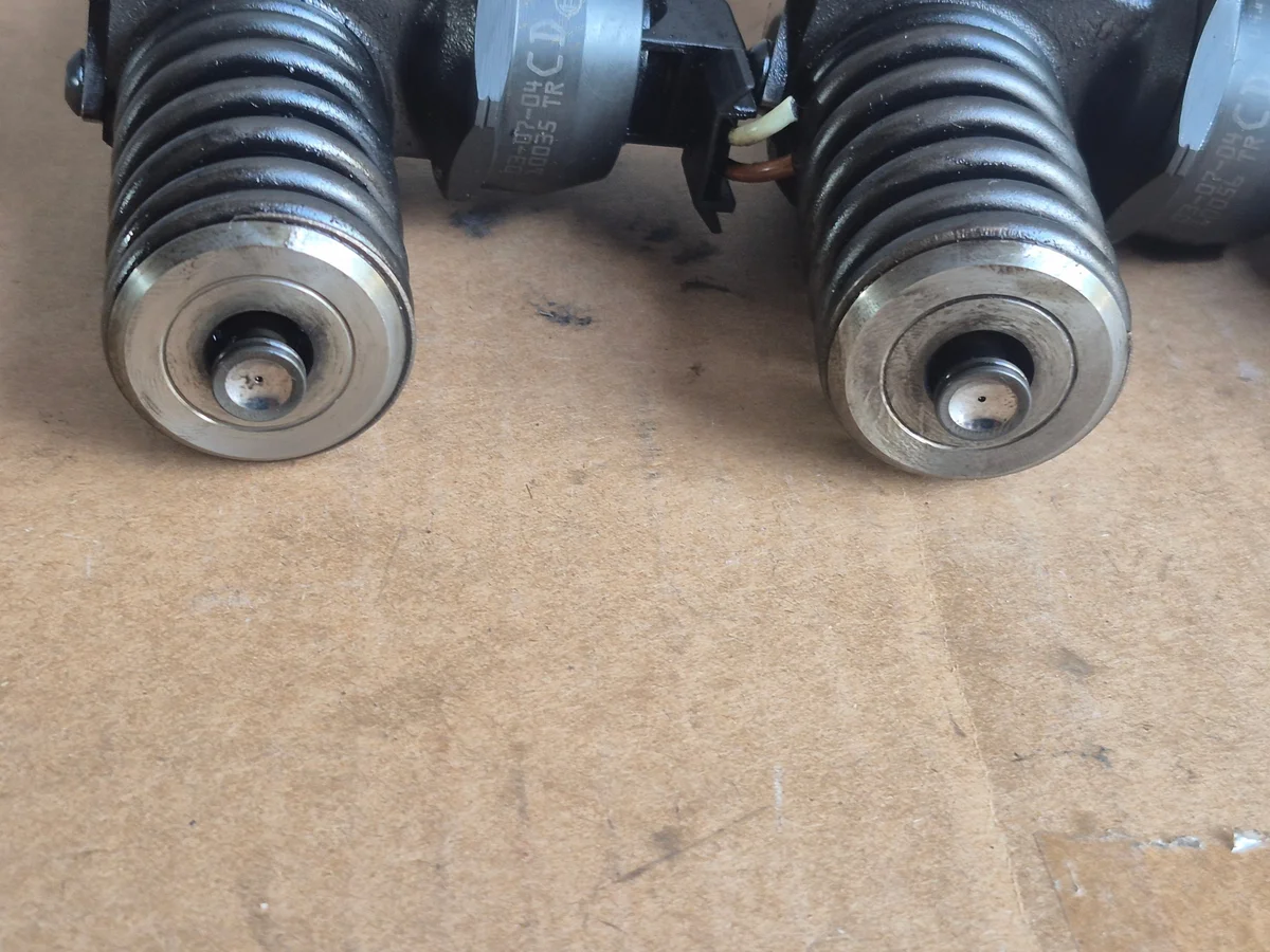 Injecteur Audi A4 B6 1.9 TDI 130CV 038130073BA image 6