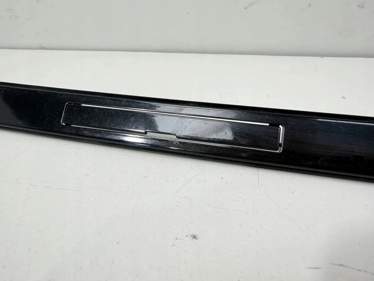 BMW F32 Dachleiste Links Silber Metallic A83 image 4